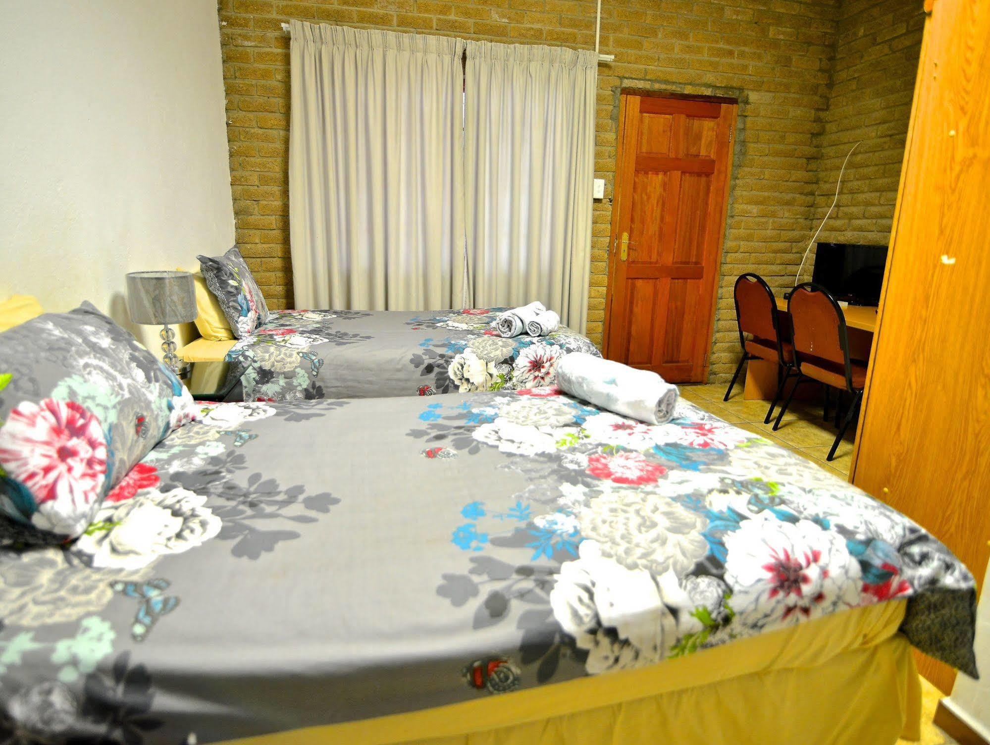 Lalamo Guesthouse Phalaborwa Esterno foto